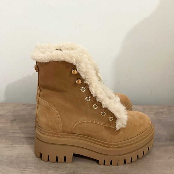 Sam Edelman Tan Ankle Boots with Cream Fur Trim - Picture 3 of 7